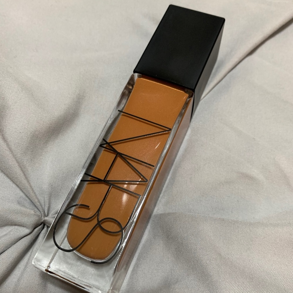 NARS Natural Radiant Foundation